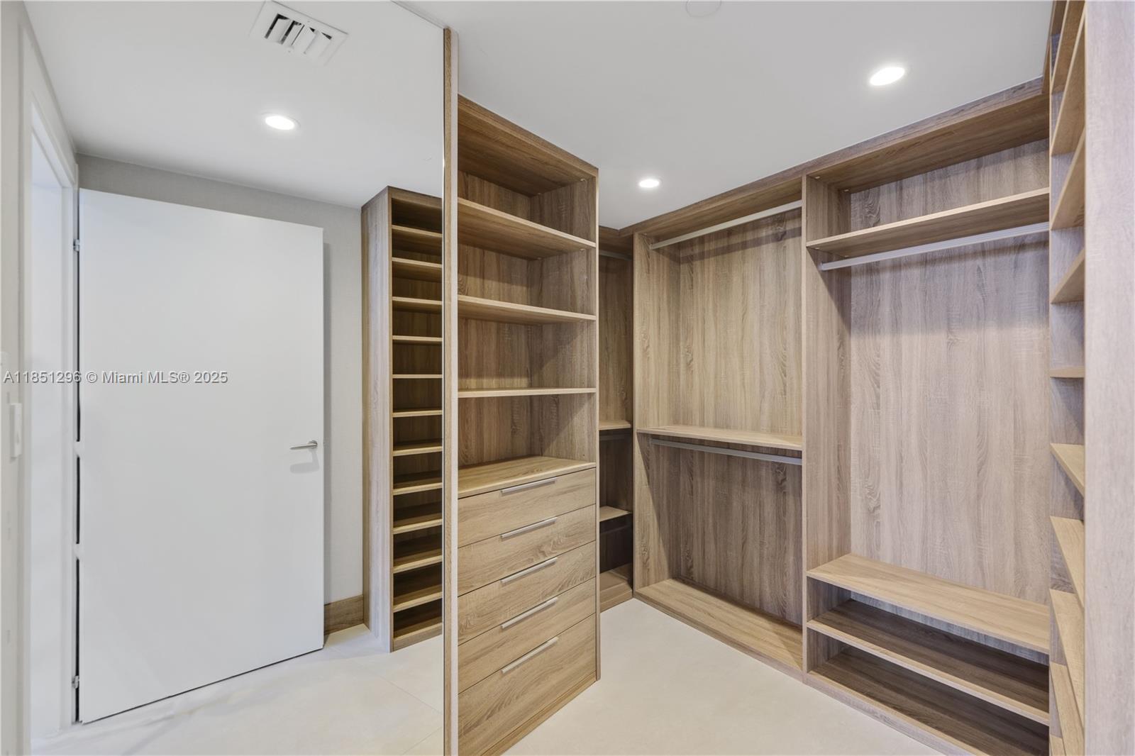 200 Biscayne Boulevard Way # 3207