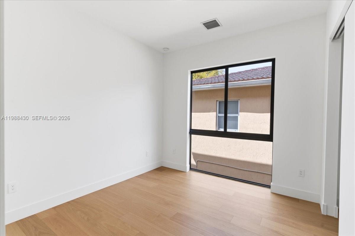 2925 SW 36th Ave