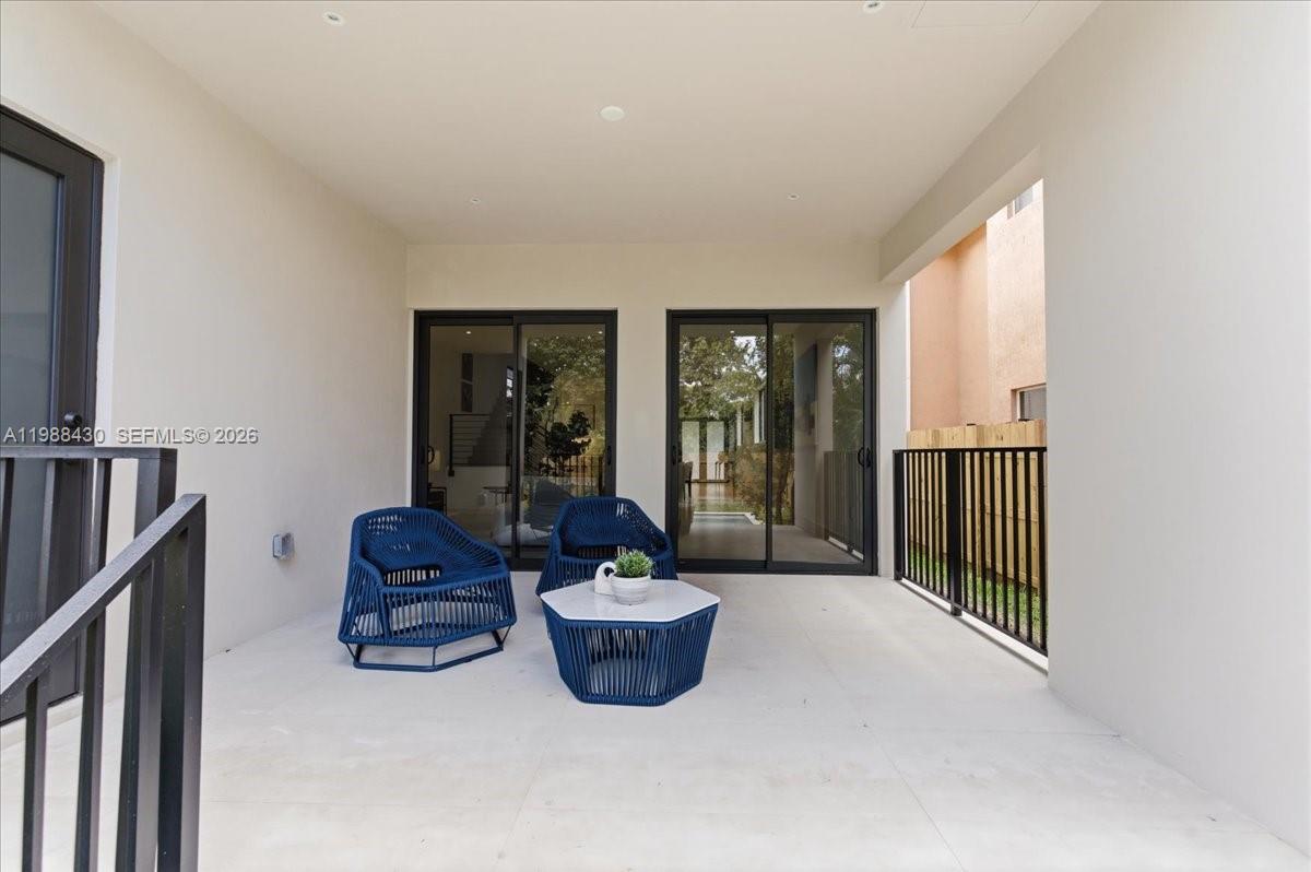 2925 SW 36th Ave