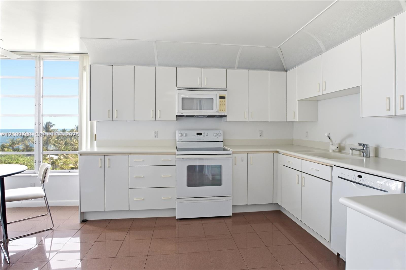 605 Ocean Dr # 7L