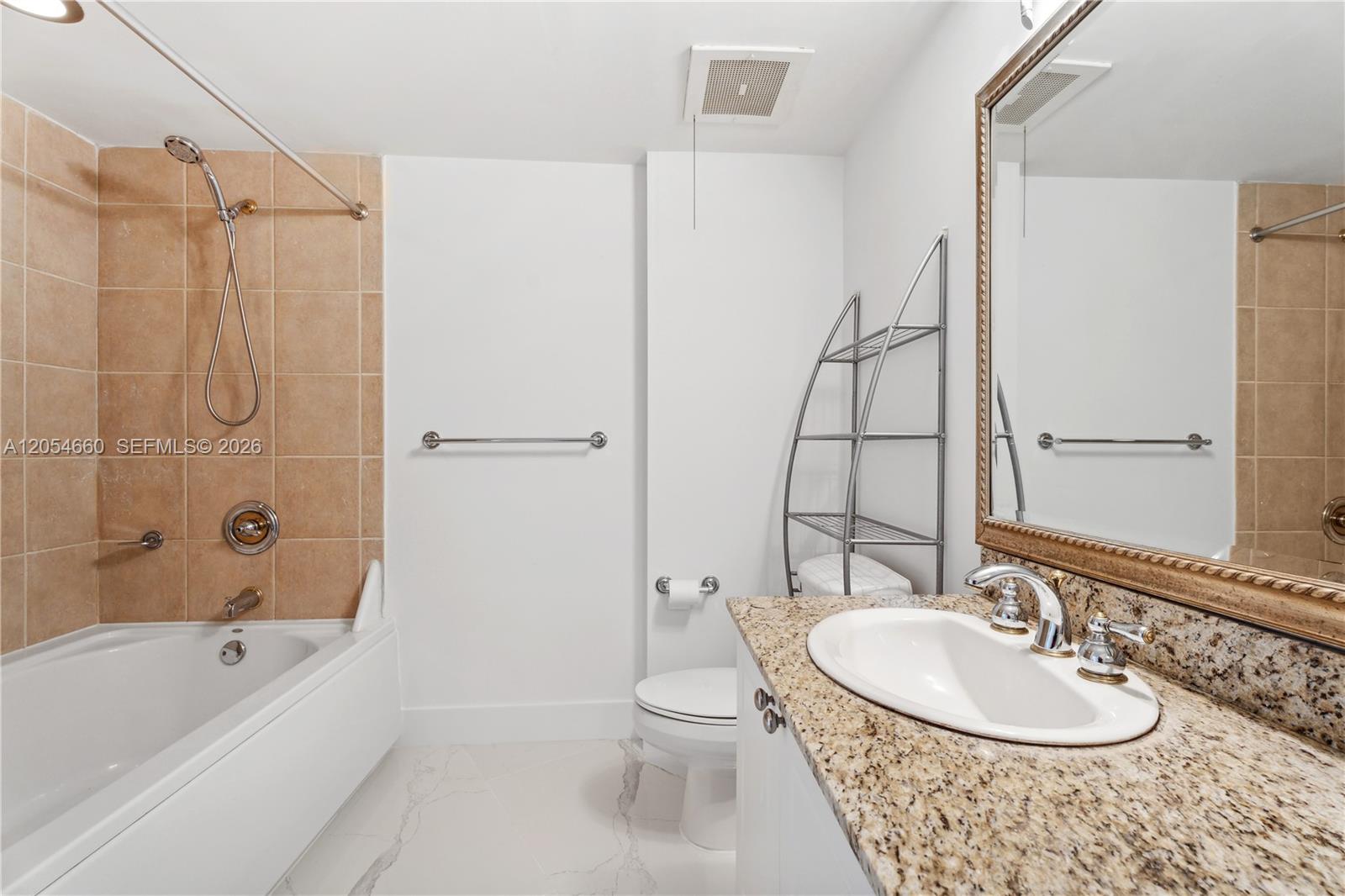 19501 W COUNTRY CLUB DR # 2506