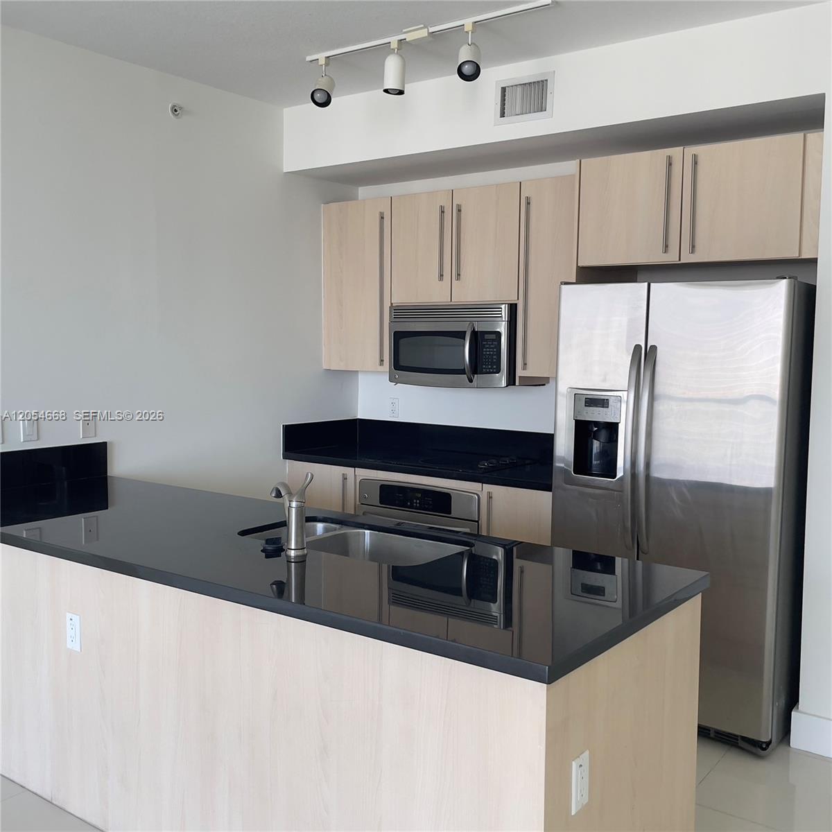 79 SW 12 ST Unit: 3011-S