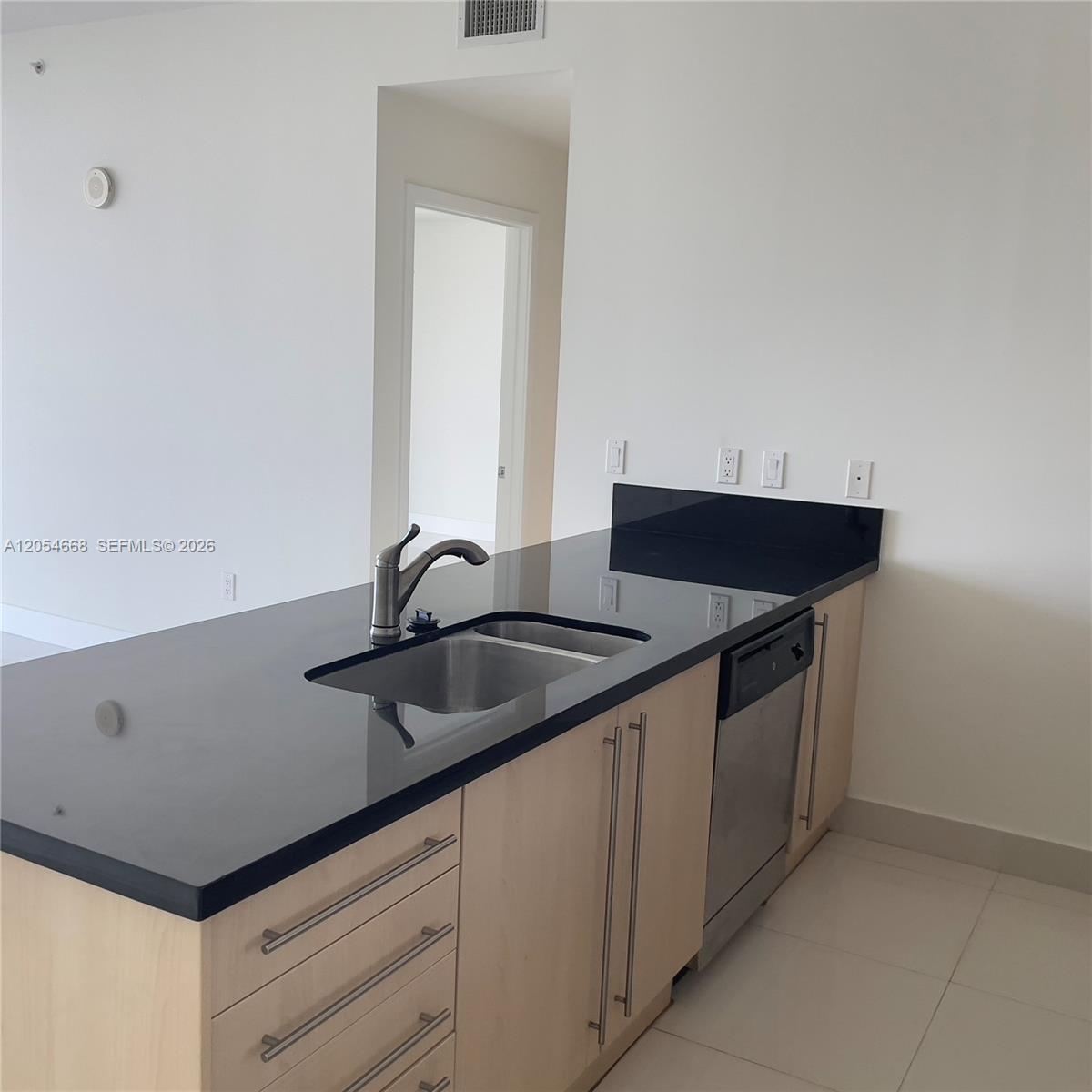 79 SW 12 ST Unit: 3011-S