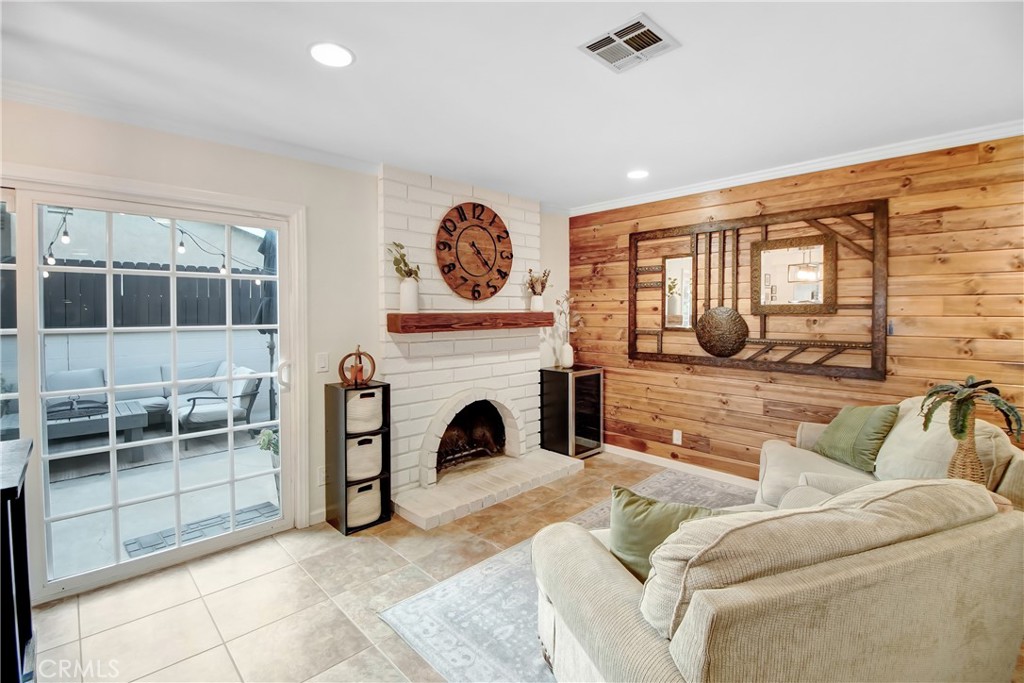 8431 Hawthorne Street