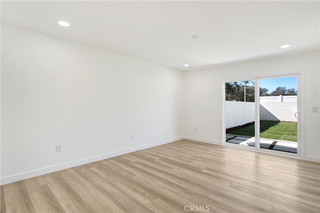 1009 Kirkwood Avenue