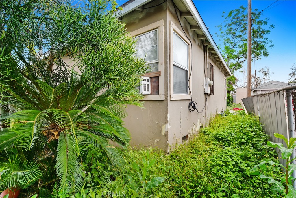 8451 Cottonwood Avenue