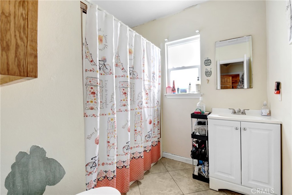 8451 Cottonwood Avenue