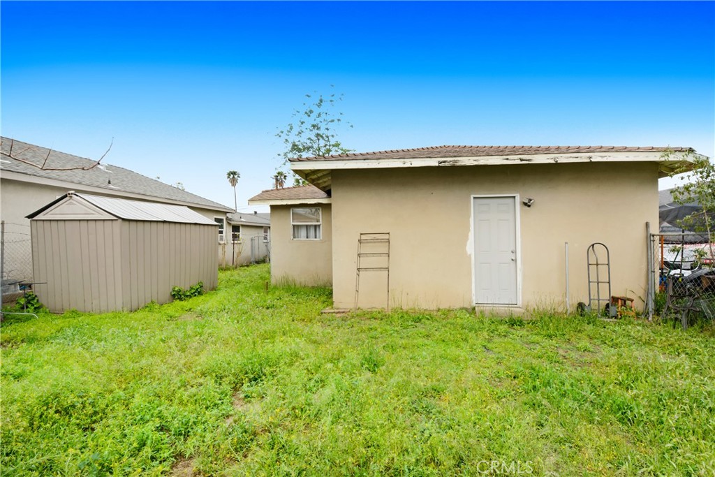 8451 Cottonwood Avenue