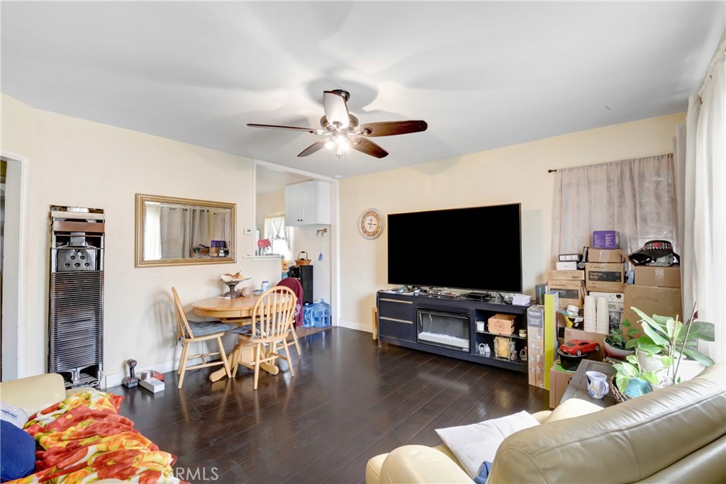 8451 Cottonwood Avenue