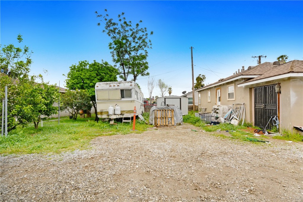 8451 Cottonwood Avenue