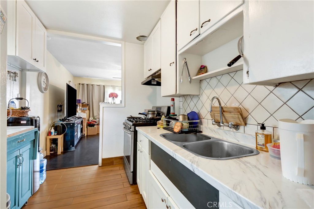 8451 Cottonwood Avenue