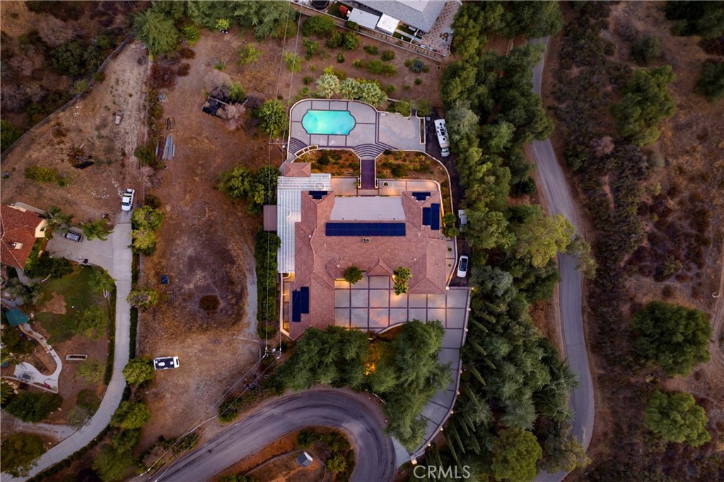 8800 Avenida Miravilla