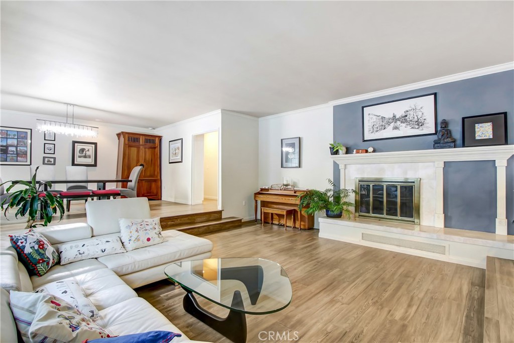 8800 Avenida Miravilla