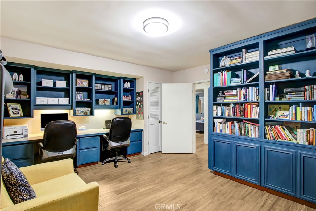 8800 Avenida Miravilla