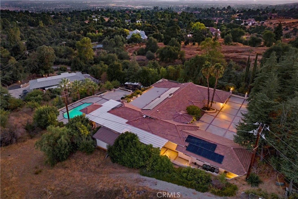 8800 Avenida Miravilla