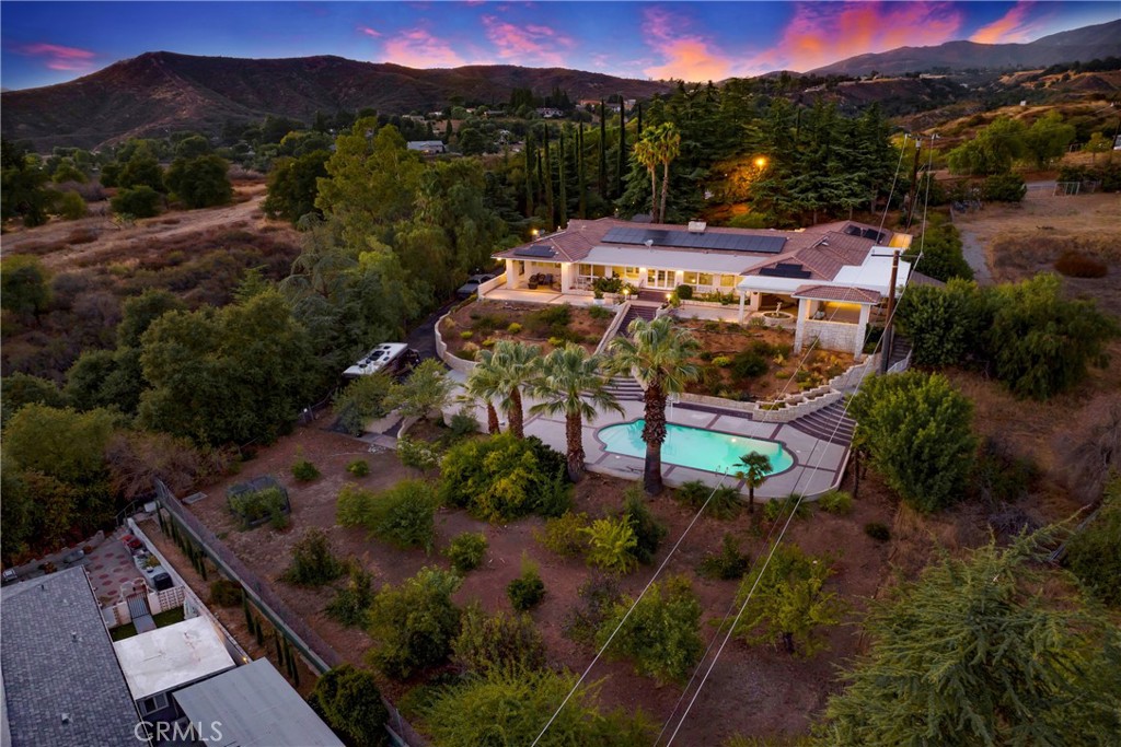 8800 Avenida Miravilla