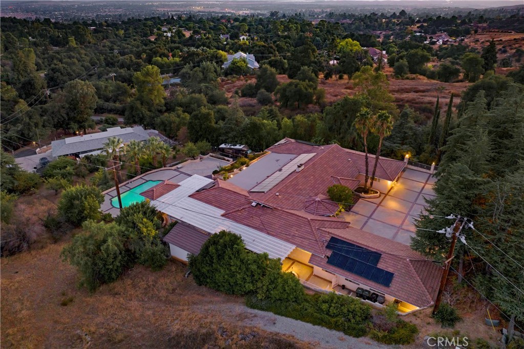 8800 Avenida Miravilla