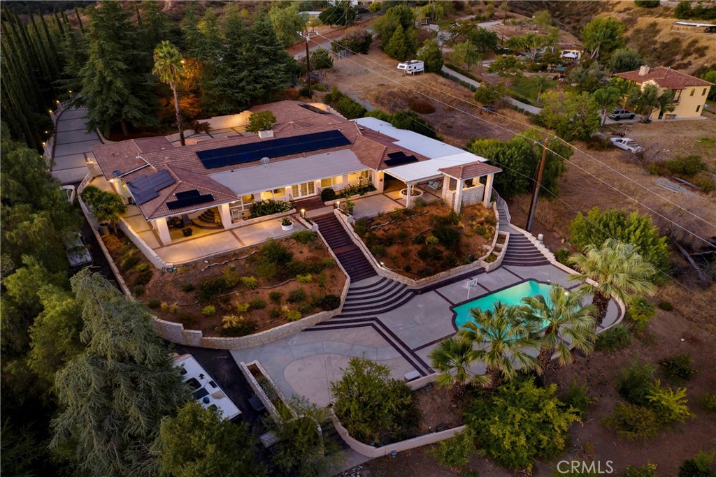 8800 Avenida Miravilla