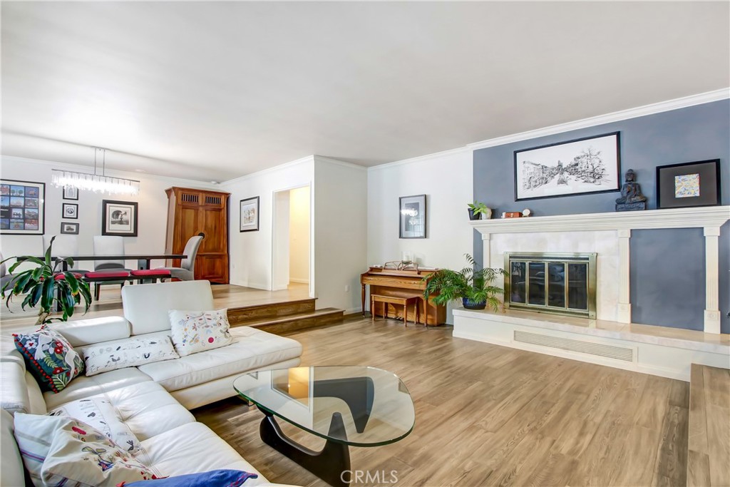 8800 Avenida Miravilla