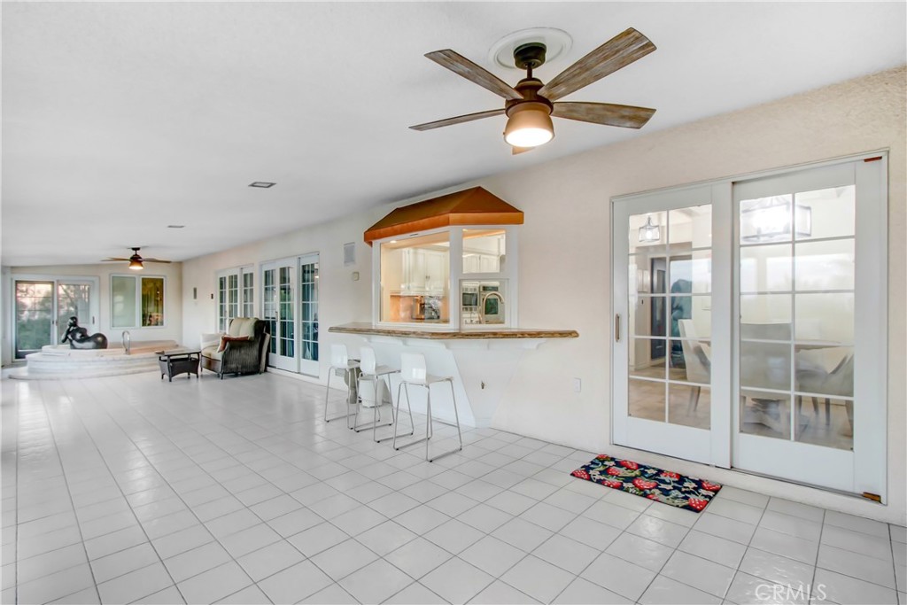 8800 Avenida Miravilla