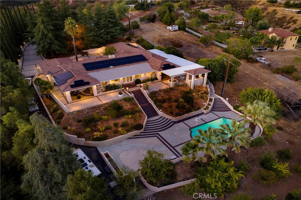 8800 Avenida Miravilla