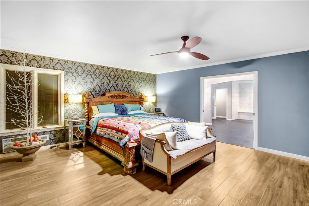 8800 Avenida Miravilla