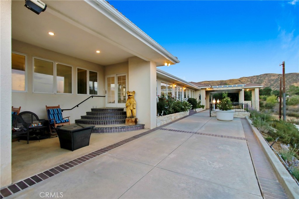 8800 Avenida Miravilla