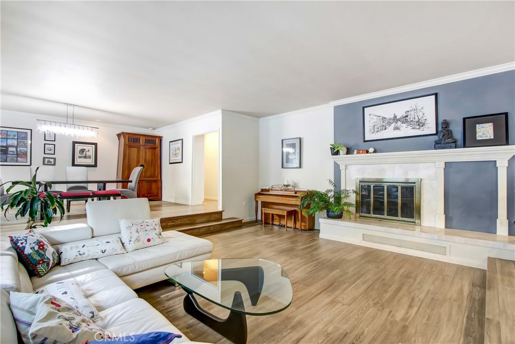 8800 Avenida Miravilla