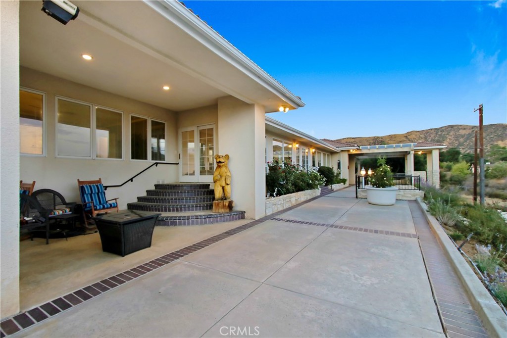 8800 Avenida Miravilla