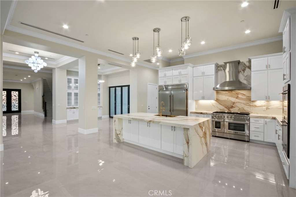 13715 Copley