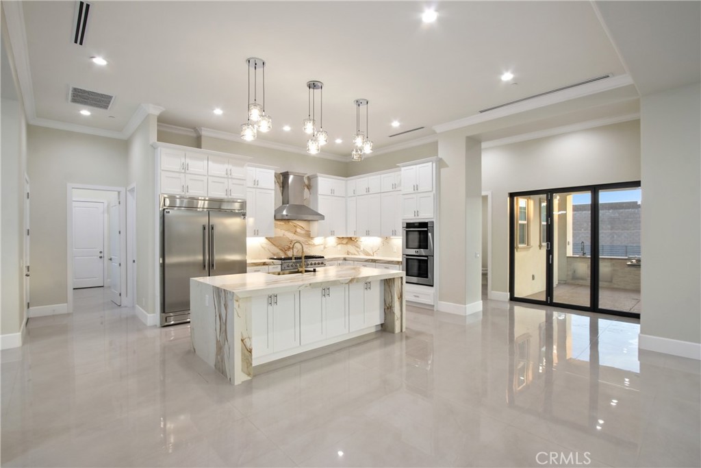 13715 Copley