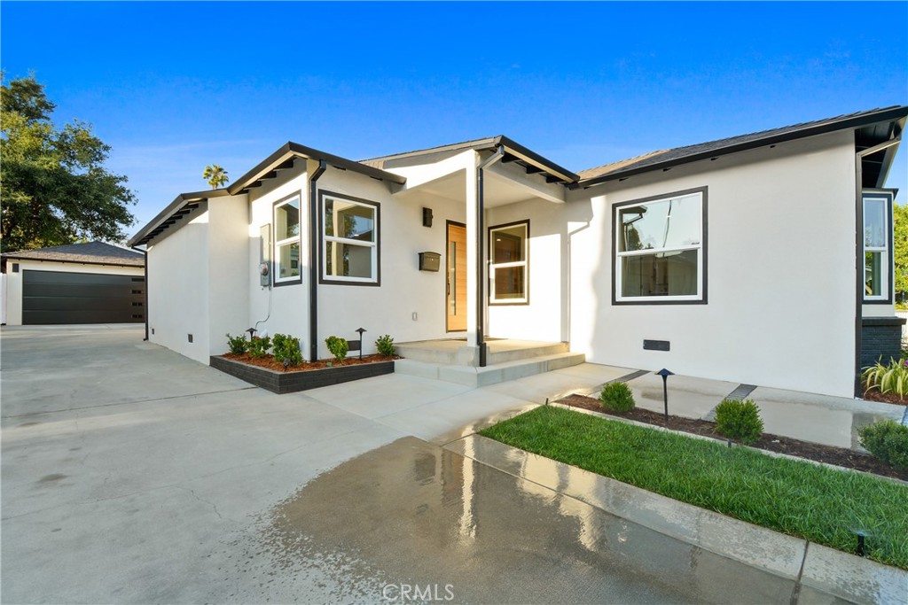 2995 E Del Mar
