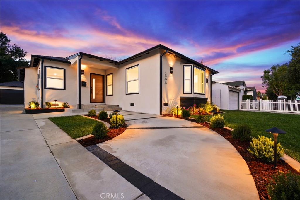 2995 E Del Mar