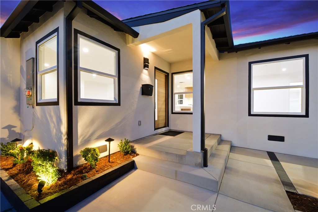 2995 E Del Mar