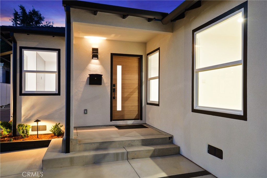2995 E Del Mar