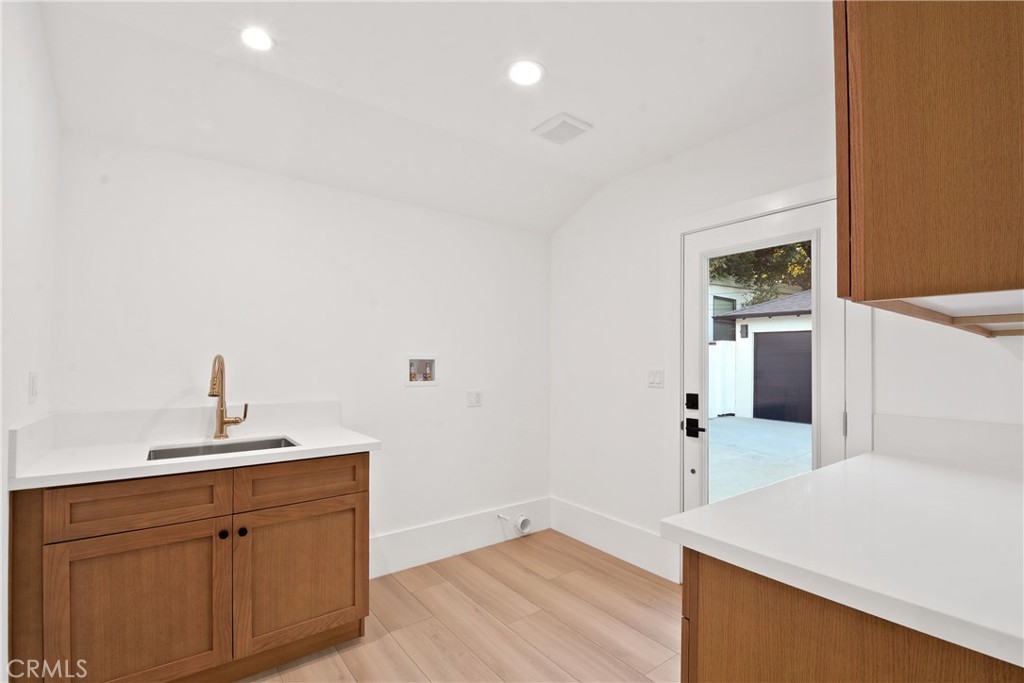 2995 E Del Mar