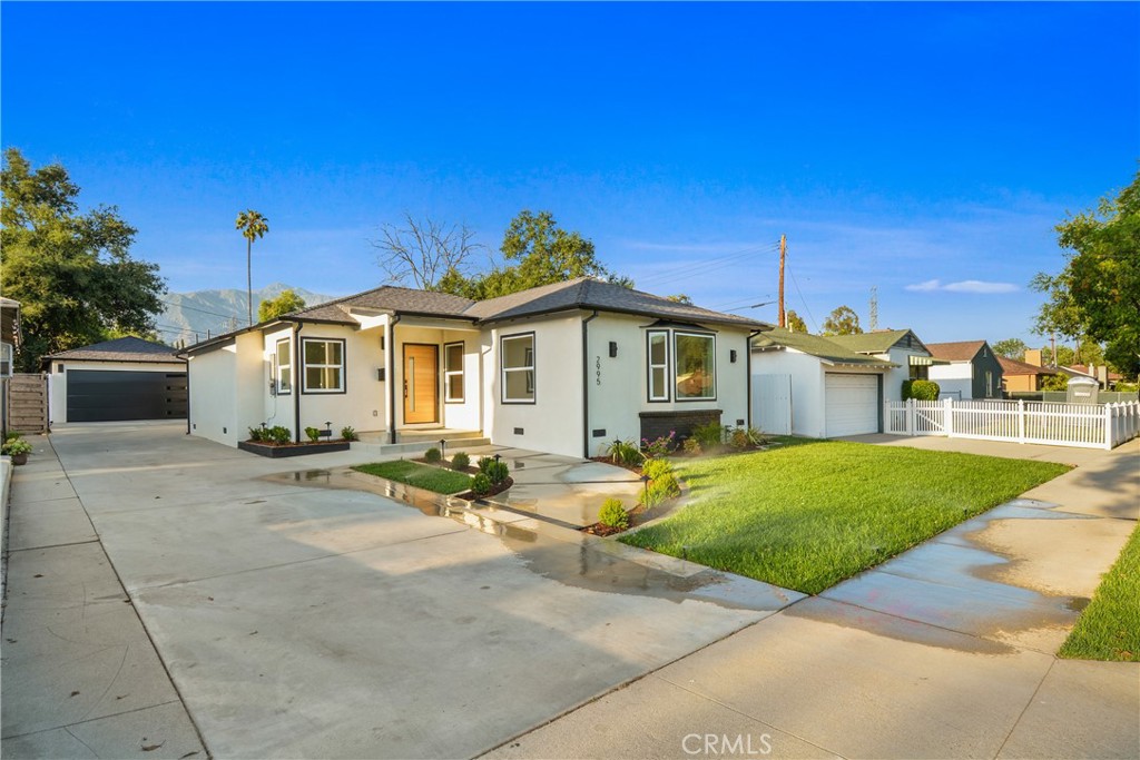 2995 E Del Mar