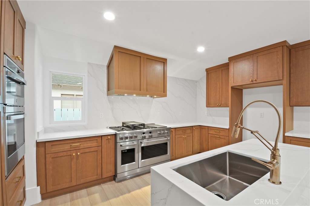 2995 E Del Mar
