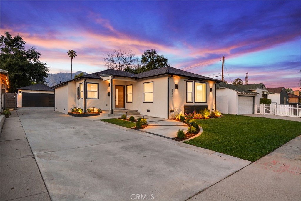 2995 E Del Mar