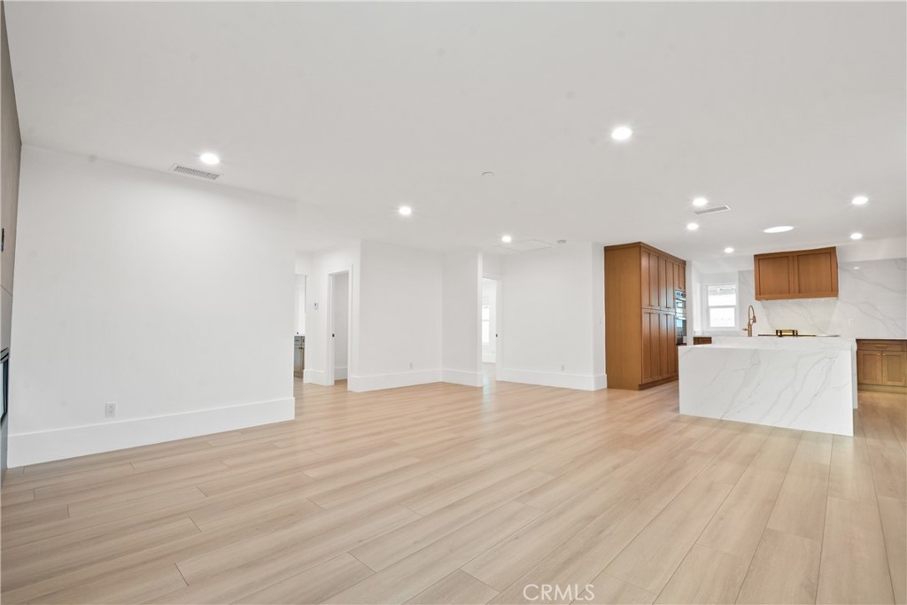 2995 E Del Mar