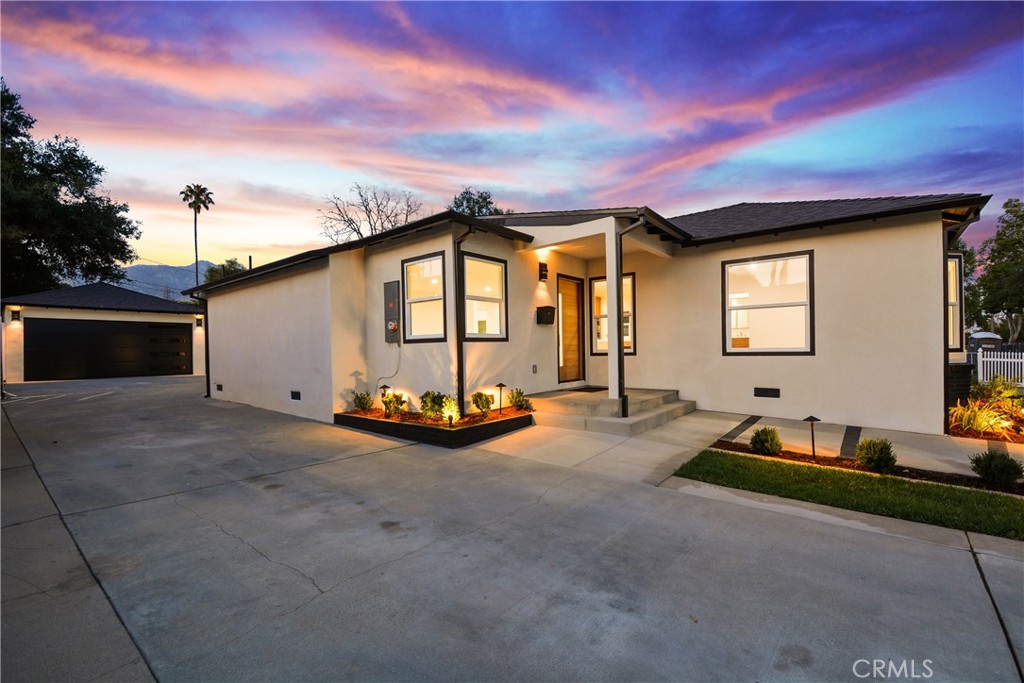 2995 E Del Mar