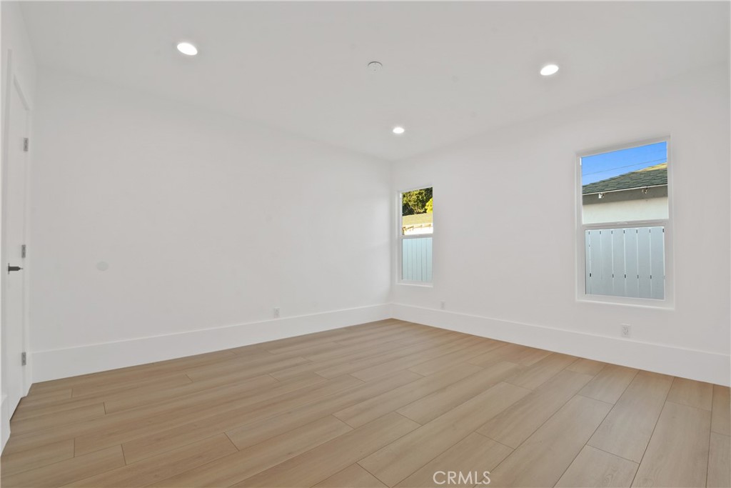 2995 E Del Mar