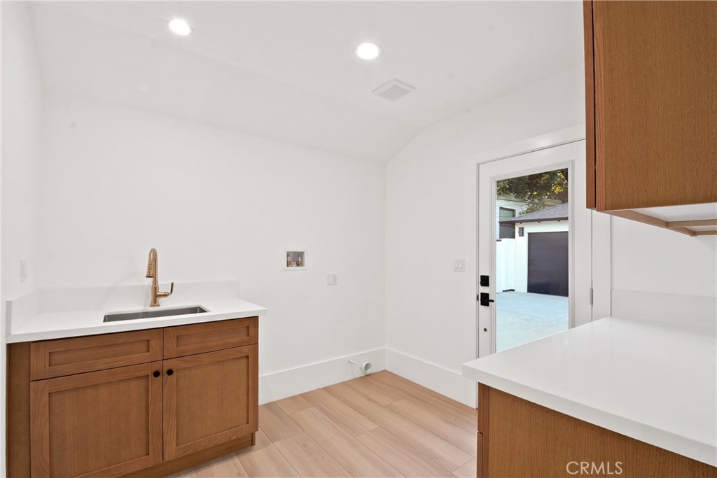 2995 E Del Mar