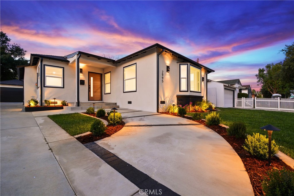 2995 E Del Mar