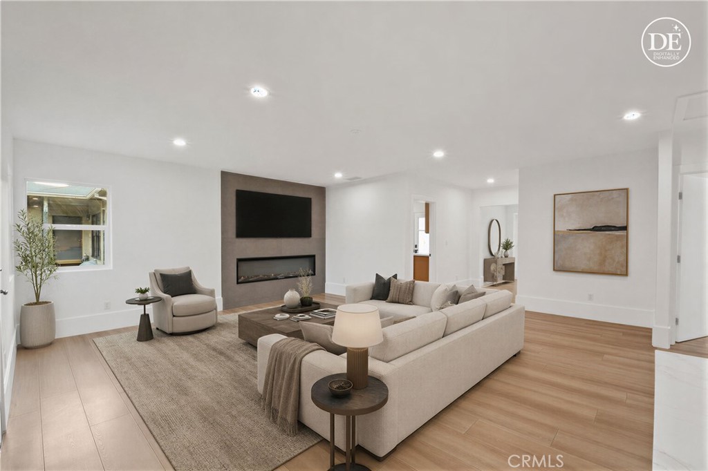 2995 E Del Mar