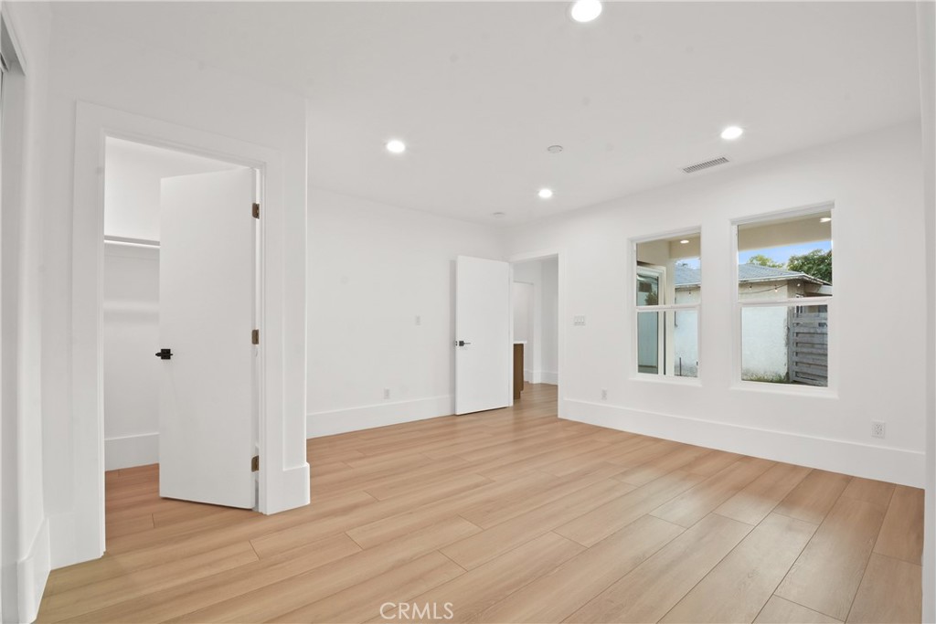 2995 E Del Mar
