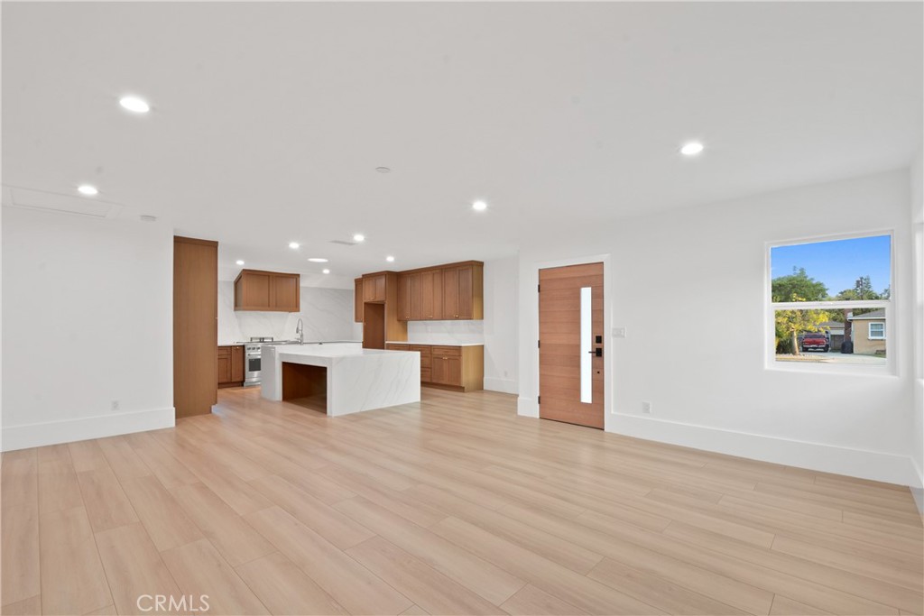 2995 E Del Mar