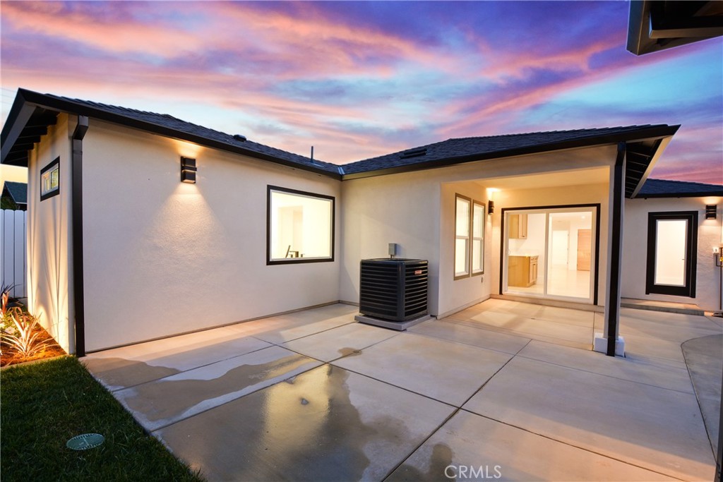 2995 E Del Mar