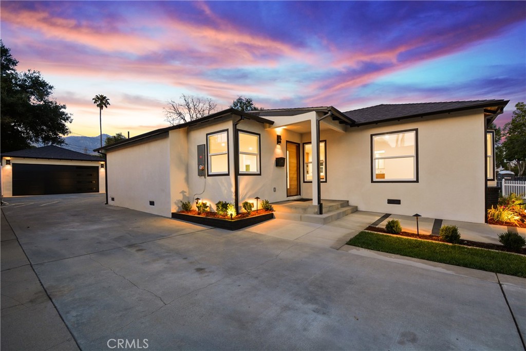 2995 E Del Mar