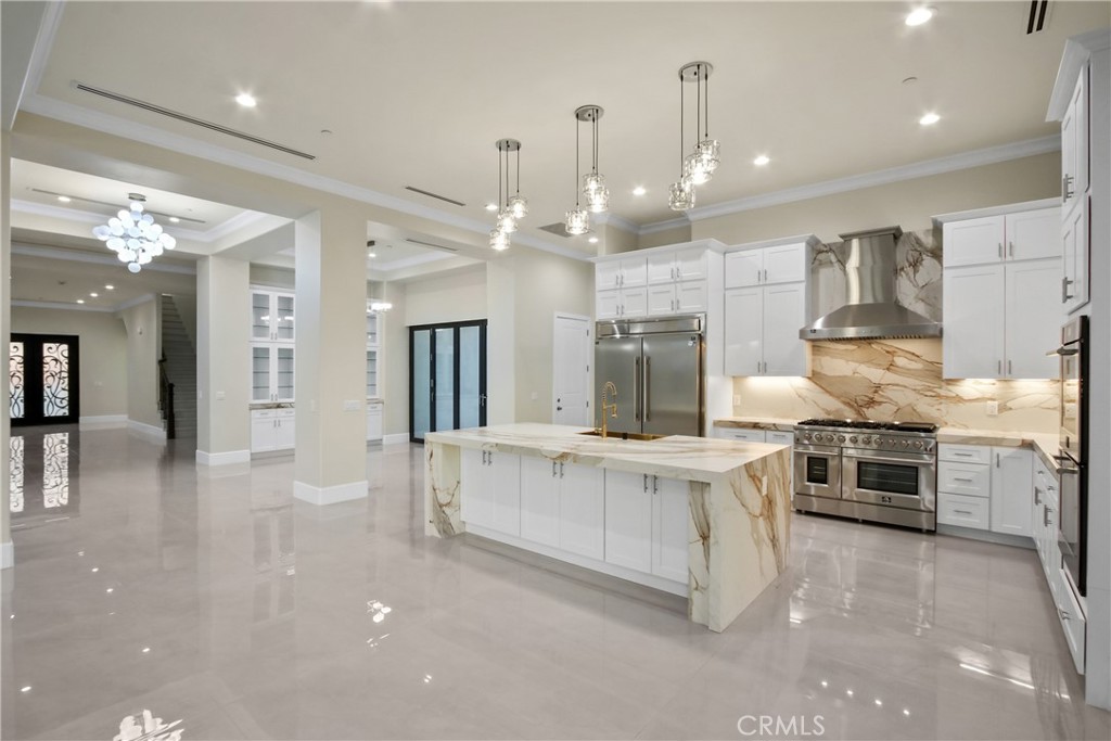 13715 Copley